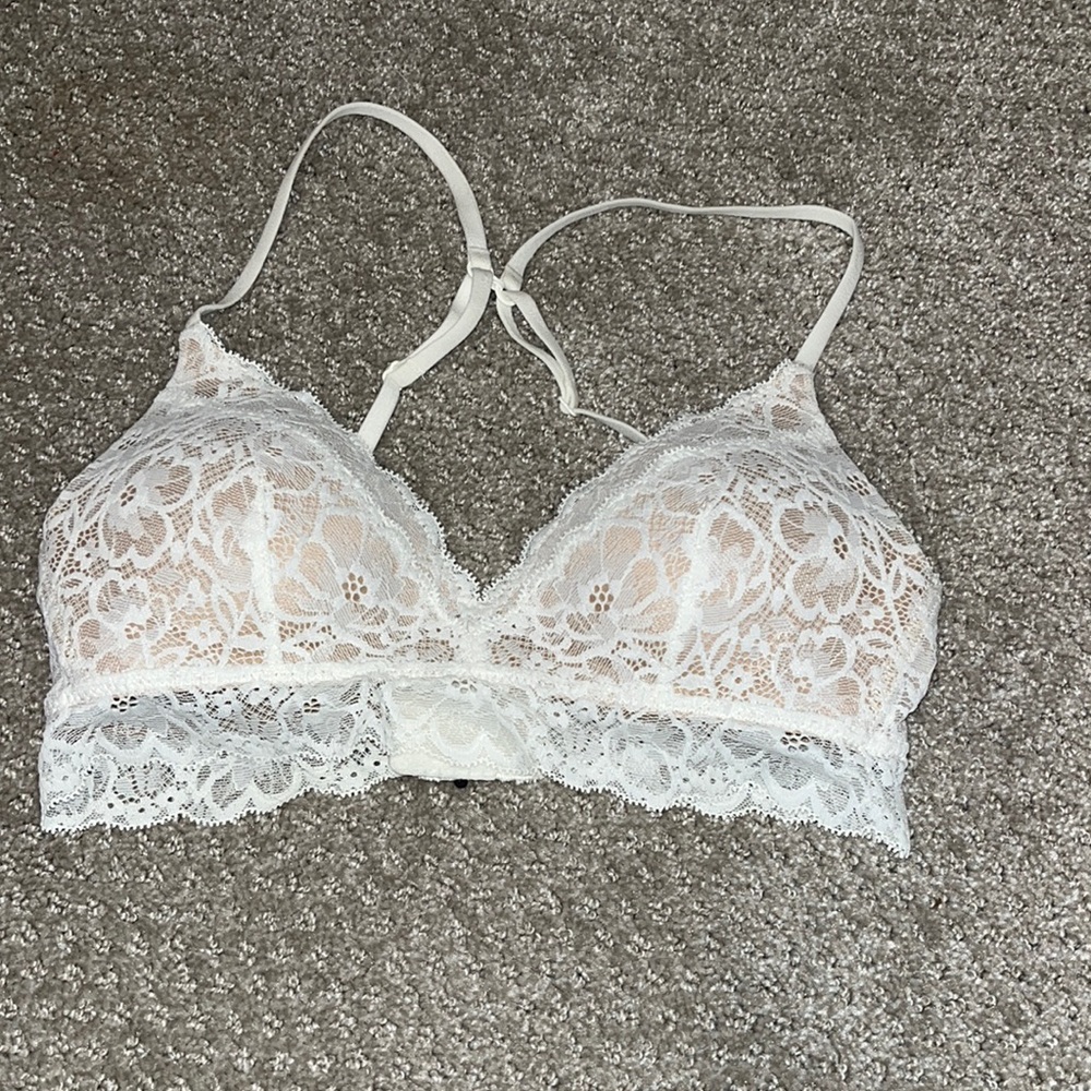 lightly lined wireless lace bra